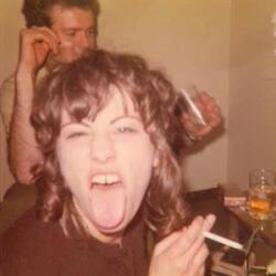 Joyce Manor I Used To Go To This Bar - facethemusic - 7 190 Ft