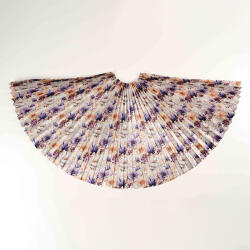 Takoy Panel szabásmintával pliszírozott gyerek félkörszoknyához, közepes félmatt szaténból - lila virágok Vilma - limitált minta