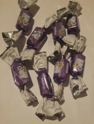 VADÁSZ tejcsokoládés szaloncukor eper izű robbanócukorral 5, 3 kg - pepita