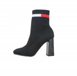 Tommy Jeans Bokacsizma fekete Tommy Jeans női bokacsizma kényelmes logó r 41 (EN0EN00703 BDS 41)