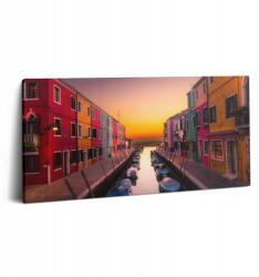 Wallfluent Vászonkép Edzőterem Felakasztható Csónakok és Víz Olaszországban (010030010010000075574)