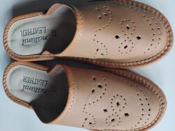  Topánka 40 Hegyi papucs (40beż)