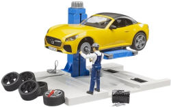 BRUDER 62112 Szervízállomás roadster járművel és szerelő játékfigurával (BRUDER-62112)