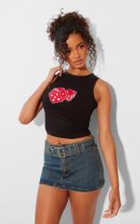 Prettylittlething Fekete Testhezálló Bordázott Felső Prettylittlething Hímzéssel 32