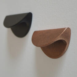 METAKOR EMOJIE Vörösréz színű, íves bútorfogantyú, 64 mm furattávolsággal (11_4154_50)