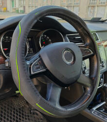 Autolife Műbőr kormányvédő 38cm fekete-zöld 2394G (2394G) - akcio-shop