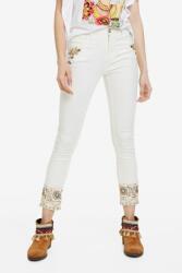 Desigual Díszített Krémszínű Farmernadrág (24) (19SWDD09_5178)