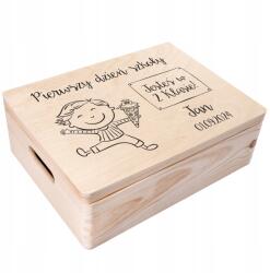 Creative Deco Ajándékdoboz az első iskolai napra, emlékeknek, gravírozott, 40x30 cm-es (JANCDSD140CUSTOMSCHOOLDAYBOYFBM)