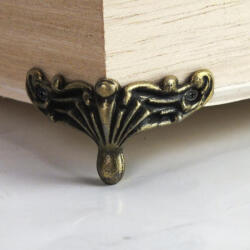 Fém dobozláb + csavarok 4db/csomag - csinaldmagadshop - 690 Ft