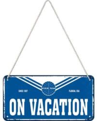 Nostalgic Art Germany Placă metalică cu Șnur 10 x 20 - Pan Am - On Vacantion - Plecat în Concediu (2013)