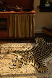 Doing Goods Вълнен килим Drowsy Tiger 150 x 90 x 2 cm (1.45.10.004.700.5)