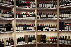 Dimex Vlies Fotótapéta - Wine Bottles - 375x250 cm (MS-5-2162)