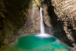 Dimex Vlies Fotótapéta - Kozjak waterfall - 375x250 cm (MS-5-3178)