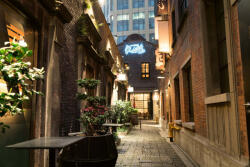 Dimex Vlies Fotótapéta - Narrow street in Shanghai - 375x250 cm (MS-5-0712)