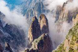 Dimex Vlies Fotótapéta - Foggy peaks - 375x250 cm (MS-5-1691)