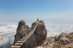 Dimex Vlies Fotótapéta - Hanging bridge - 375x250 cm (MS-5-0662)