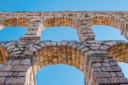 Dimex Vlies Fotótapéta - Segovia római vízvezetéke - 375x250 cm (MS-5-0992)