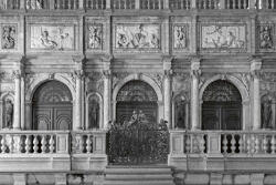 Dimex Vlies Fotótapéta - Portal of bell tower - 375x250 cm (MS-5-0809)