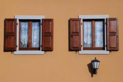 Dimex Vlies Fotótapéta - Windows with shutters - 375x250 cm (MS-5-0825)