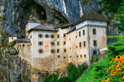 Dimex Vlies Fotótapéta - Predjama castle - 375x250 cm (MS-5-1095)