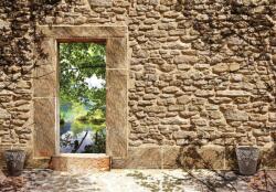 Consalnet Kőfal tóra néző ablakkal poszter, fotótapéta, Vlies (350 x 250 cm) (C1-10502VX7)