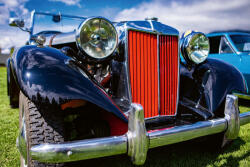 Dimex Vlies Fotótapéta - Antique black cabriolet - 375x250 cm (MS-5-2756)