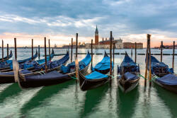 Dimex Vlies Fotótapéta - Gondola in Piazza San Marco - 375x250 cm (MS-5-2764)