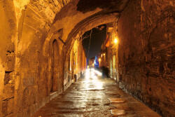 Dimex Vlies Fotótapéta - Night street in Jerusalem - 375x250 cm (MS-5-0687)