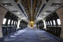 Dimex Vlies Fotótapéta - Airplane maintenance - 375x250 cm (MS-5-2821)