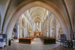 Dimex Vlies Fotótapéta - Interior of Herz-Jesu-Kirche Chuch - 375x250 cm (MS-5-0893)