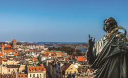 Consalnet Torun - Copernicus City poszter, fotótapéta, Vlies (208 x 146 cm) (C1-1325VEXL)