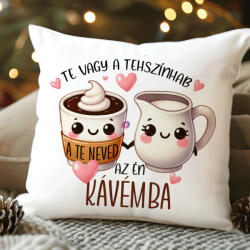 Deconline Crafts Egyedi neves Szerelmes párnahuzat 40x40 cm "Te vagy a tejszínhab a kávémba (DO133011-PILLOW)