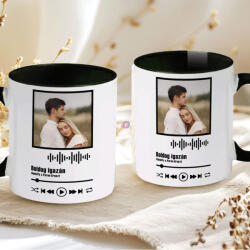 Deconline Crafts Egyedi Ajándék bögre kedvenc dal - személyre szabható fényképpel és dallal 300 ml Fekete (DO133031-BLACK-MUG)