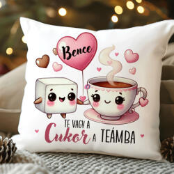 Deconline Crafts Egyedi neves Szerelmes párnahuzat 40x40 cm "Te vagy a cukor a teámba (DO133010-PILLOW)
