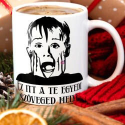 Deconline Crafts Egyedi feliratos karácsonyi bögre "Reszkessetek Betörők Kevin" pufi hatású (DO129190-CERAMIC-MUG)