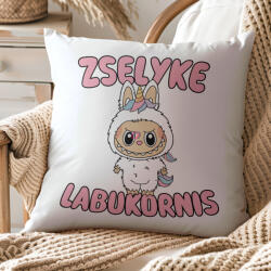 Deconline Crafts Egyedi neves Labubu "Labukornis" párnahuzat személyre szabható 40 cm (DO69365-PILLOW)
