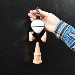 Flippy Husa pentru Kendama, Flippy, Husa de Depozitare pentru Kendama, din PVC rezistent, Catarama cu Agatare pentru Transportare, Forma Breloc 8, 12 x 6 cm, Negru (teo-164038)