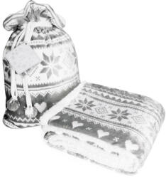  Karácsonyi 127x152 cm Sherpa takaró - gyerek pléd dísz zsákban / világosszürke szív - hópehely mintával