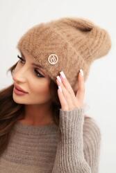 Kesi Női téli sapka bolyhos kötött anyagból, elegáns camel gombbal (5907302138774)