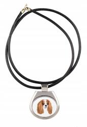 Art-Dog Cavalier King Charles spániel szíjas medál kutyával, nyaklánc (5056739230862)