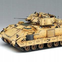 Academy 13205-ös tank modellkészlet M2A2 Bradley Oif (1: 35) (ACA 13205)