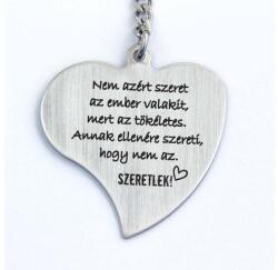 R.M. ékszer Nem azért szeret acél szív medálos kulcstartó (13072-RM-N)
