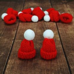  Mini kötött sapka piros 12db/csomag