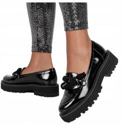 Casu Mokaszin Bőr Női Félcipő Lánccal 41-es (2523-600)