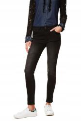 Desigual Fekete Animal Cső Farmernadrág (24) (192757)