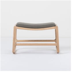 Gazzda Dedo tömör tölgyfa szerkezetű zsámoly szürke bivalybőr ülőkével - Gazzda
