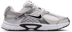 Nike Юношески обувки Nike V5 RNR Shoes Juniors - Wht/Blk/Grey