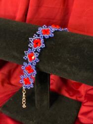 Kézzel készített karkötő, cseh gyöngyök, virág