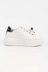 KARL LAGERFELD bőr sportcipő KREEPER LO - fehér Női 38 - answear - 89 990 Ft