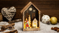 TRACON LED fa karácsonyi házikó télapóval CHRHLS7WW